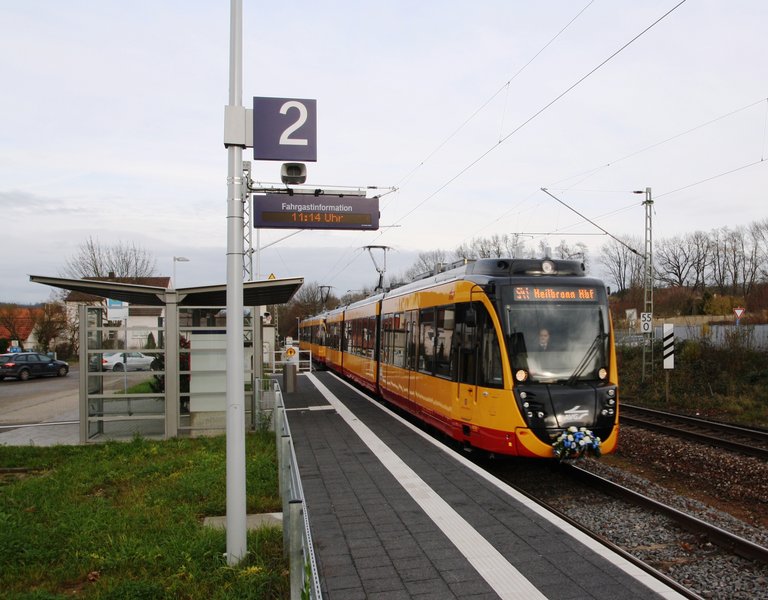 Stadtbahn am Bahnhof Offenau (Foto: Archiv Gemeinde Offenau)