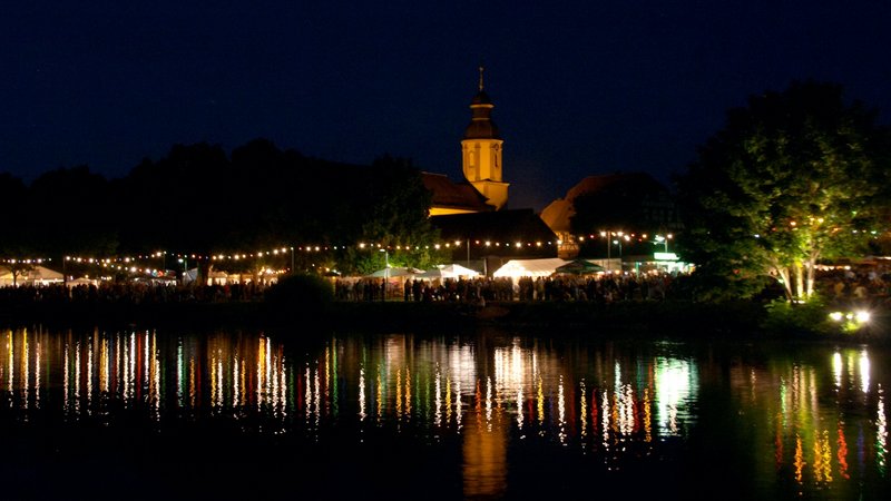 Offenauer Kornlupferfest bei Nacht (Foto: Petra Harris/Archiv Gemeinde Offenau